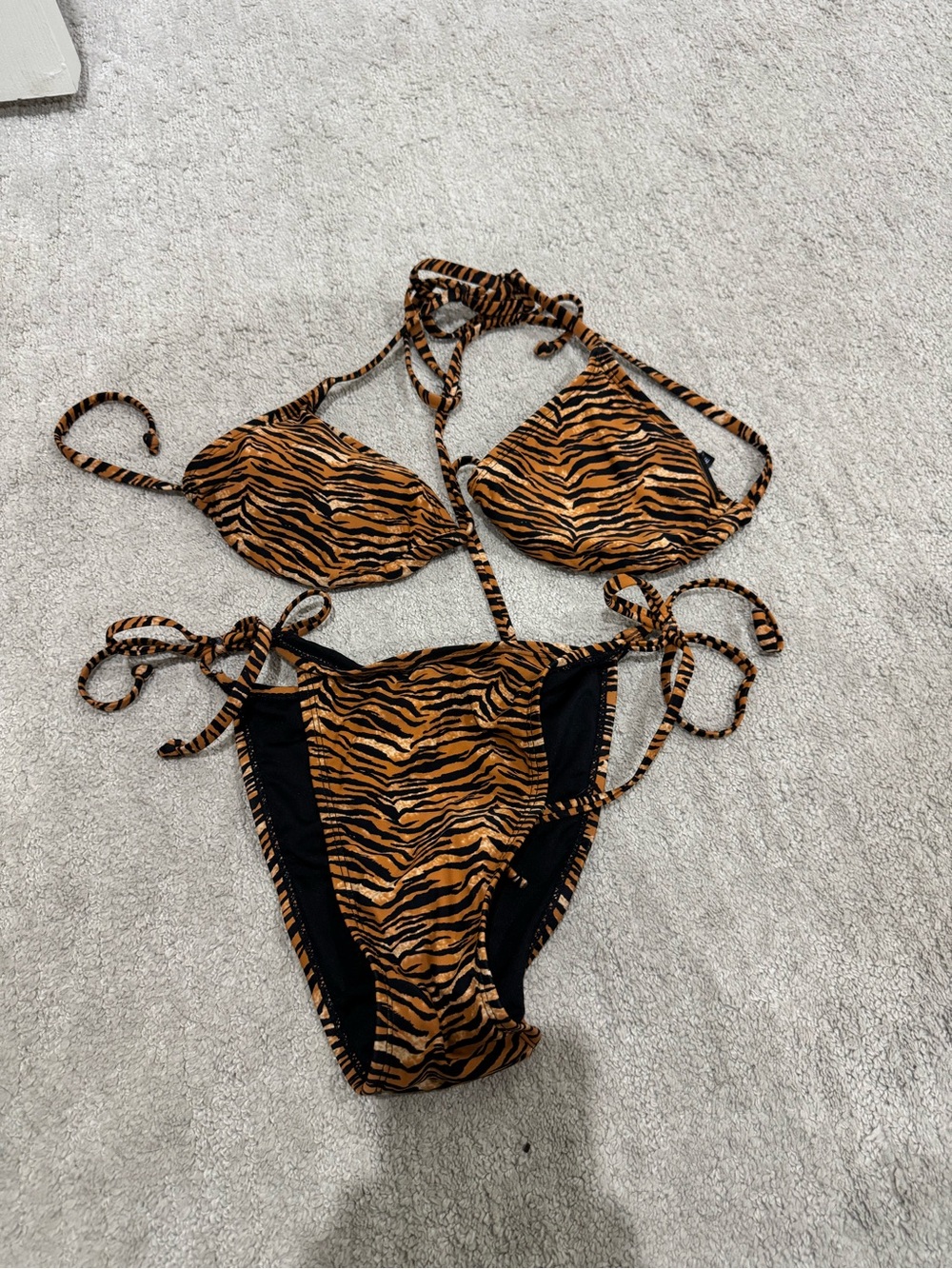 Kendall & Kylie Tiger-Print Bikini - Orange/Black